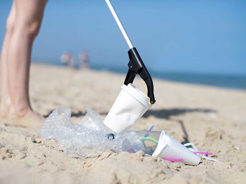 Stop alla plastica nei mari