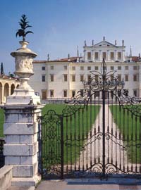 In Friuli, fiori in mostra a Villa Manin