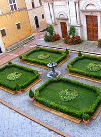 Pienza e i fiori