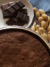 Torta di cioccolato alle arachidi